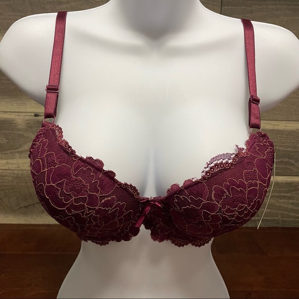 NWT Mamia Wine Colored Lace Padded Bra With Cream Stitching Detail Size 34B